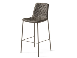 Высокий кожаный стул со спинкой