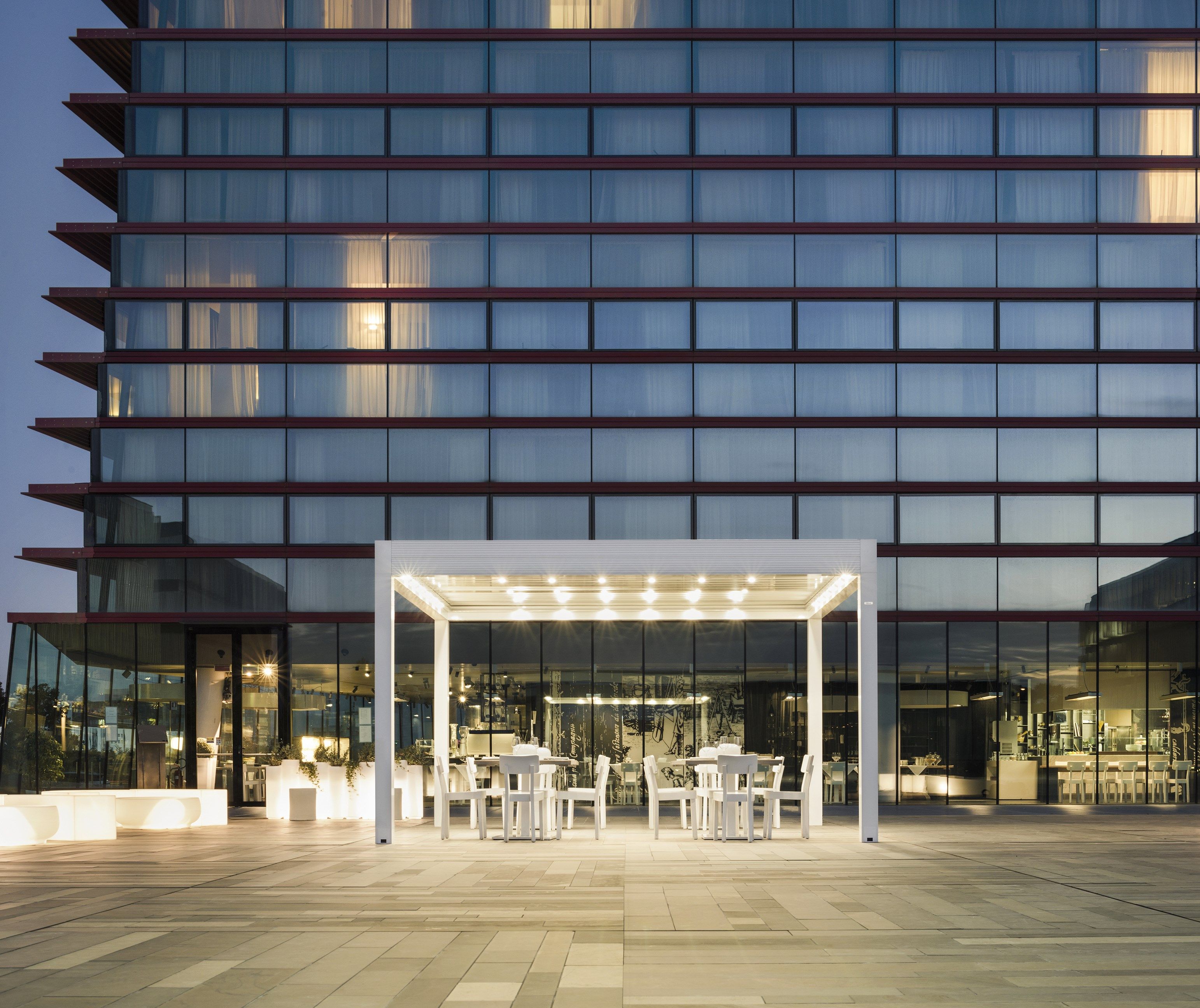 Самонесущая беседка с поворотными решетками GIBUS TWIST ARCH-00101753 - Вид №1