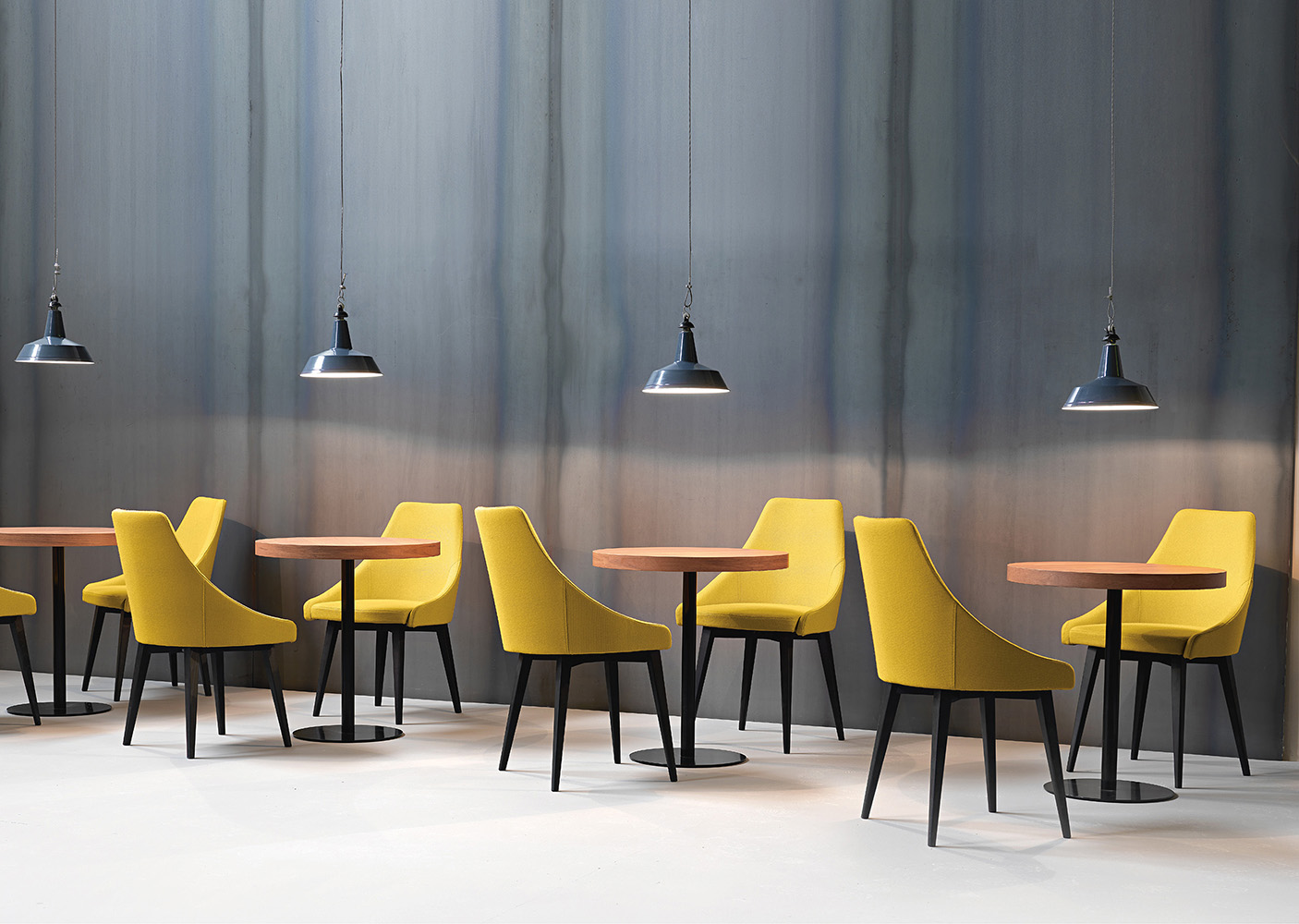 Kontea 590 Кресло с каркасом из древесины бука, 4 ножки. Сиденье и спинка мягкие. Et al. Kontea - Вид №2