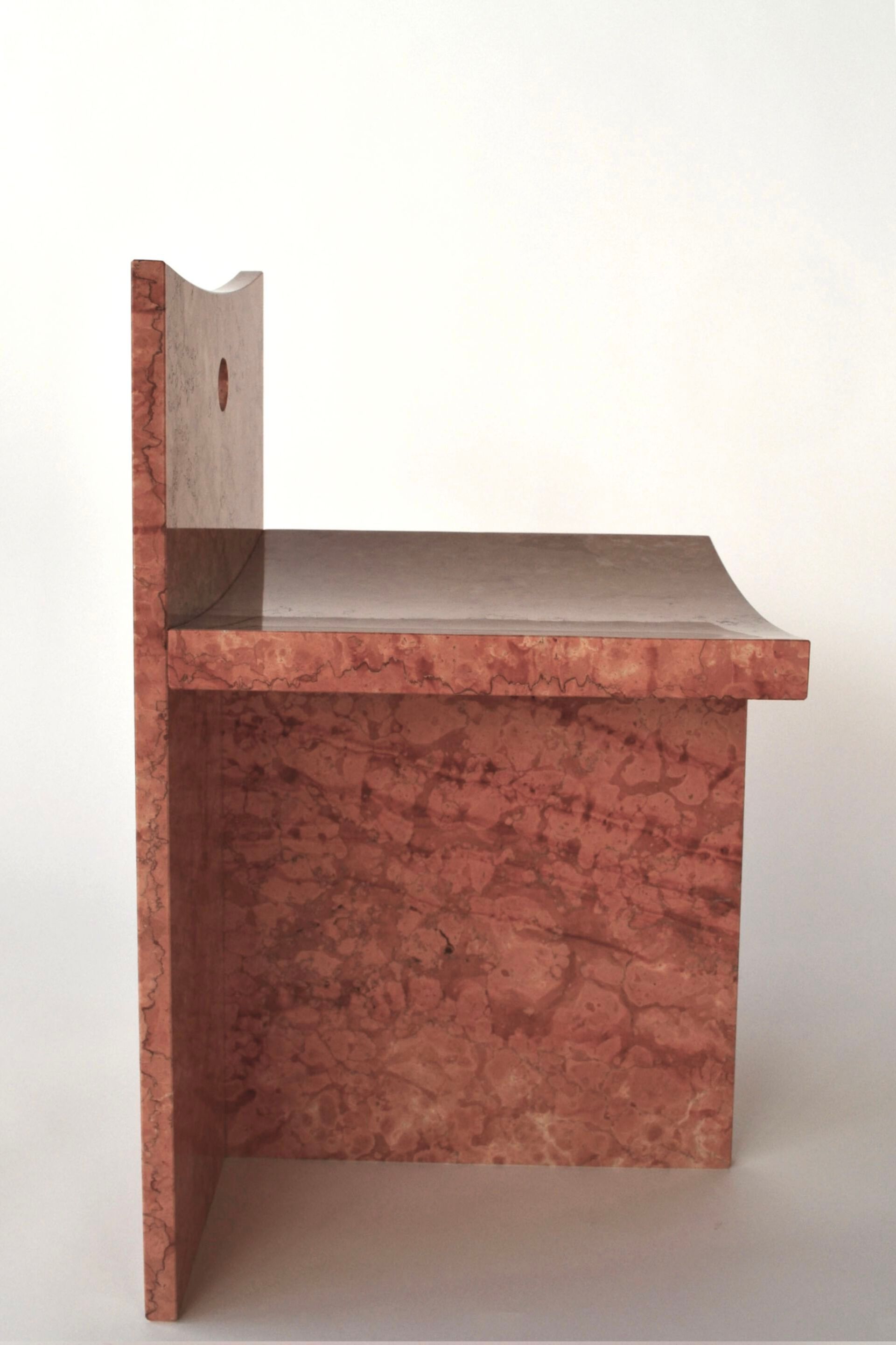 Стул с низкой спинкой из красного мрамора Verona Pistore Marmi Pistore Marmi X McGannon Saad ARCH-00139278 - Вид №3