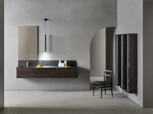 Состав ванной комнаты с умывальником, колонной и зеркалом