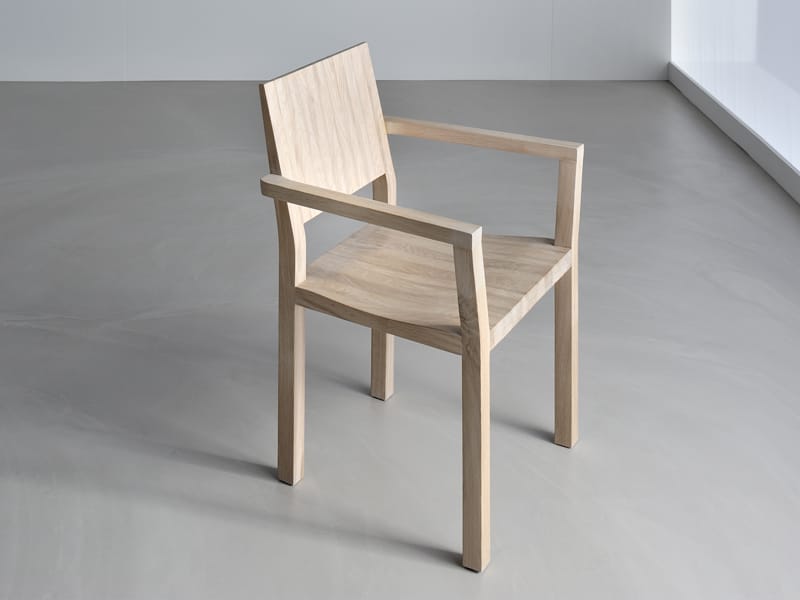 Стул из массива дерева с подлокотниками Vitamin Design ARCH-00027819