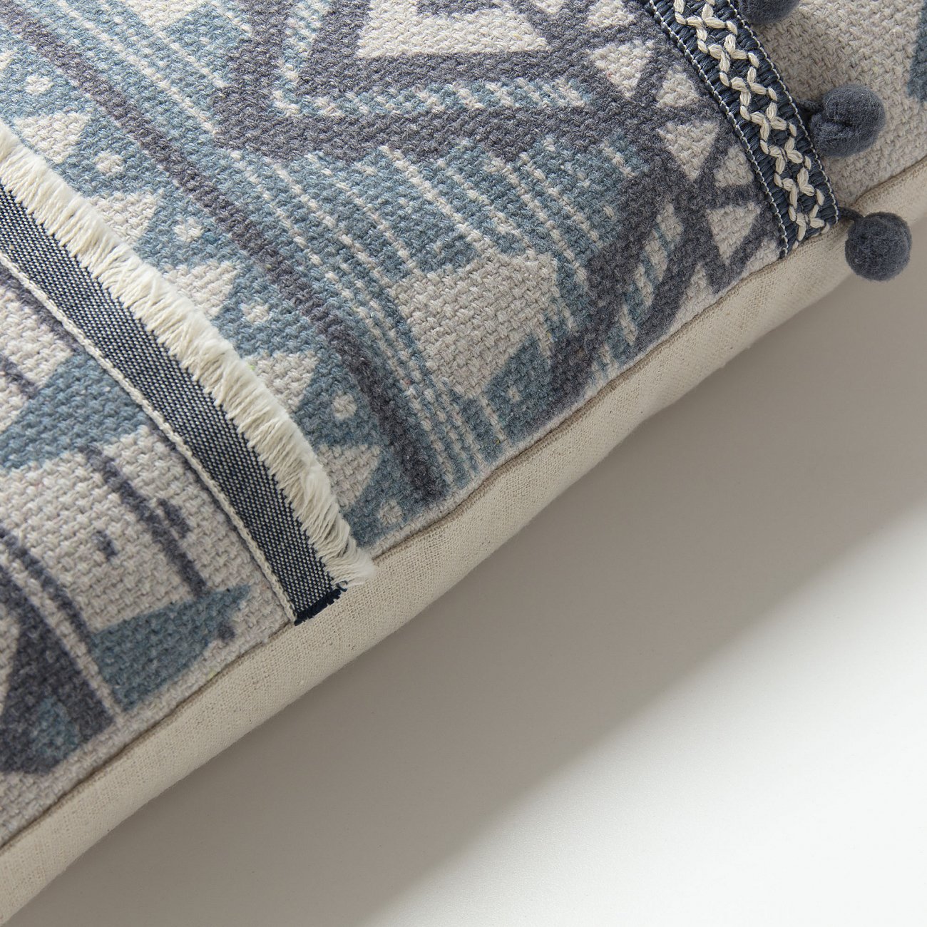 Чехол на подушку Clunck 45x45 синий AA2430J35 от La Forma LA FORMA ОРНАМЕНТ 298855 Серый  - Вид №1