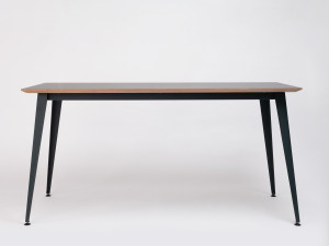 Высокий прямоугольный деревянный стол