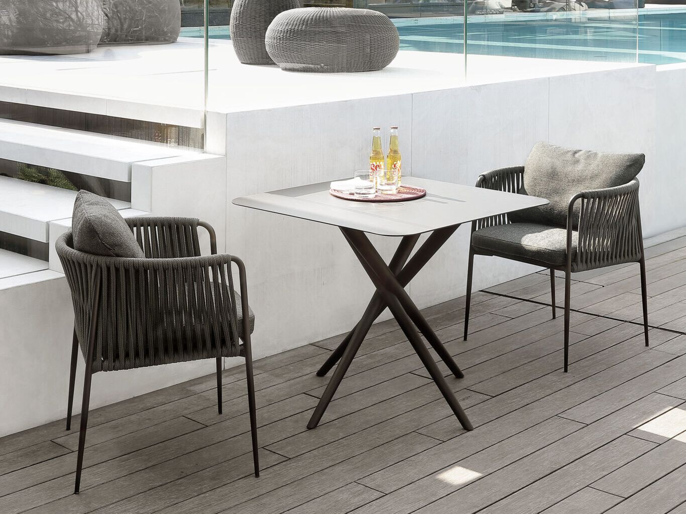 Алюминиевый квадратный садовый стол с порошковым покрытием Nodo Italia Eva ARCH-00124780 - Вид №1