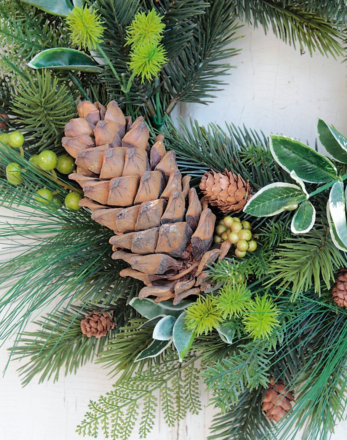 2007 883 a3 Искусственный венок 'ель / ягоды / шишки', ø 45 см, зеленый H-andreas  - Вид №6