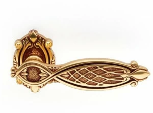 Pasini Ручка из латуни на розетке Ramses 8261