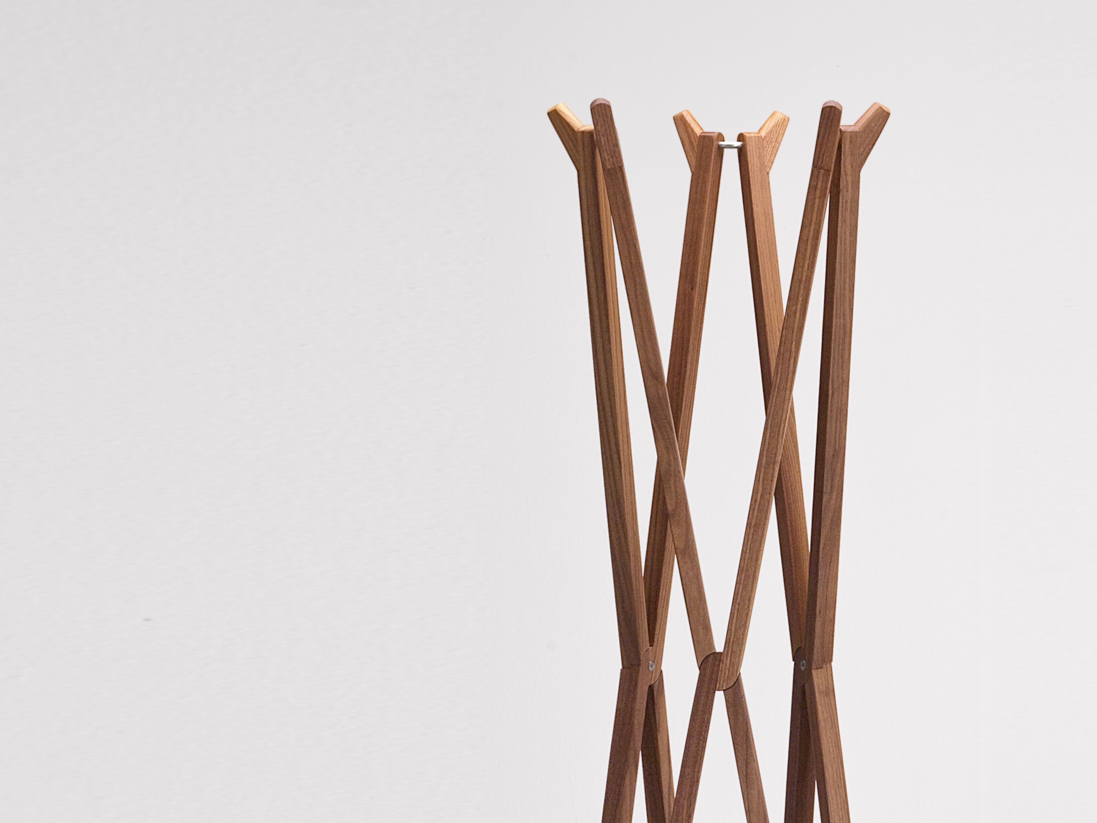 Напольная вешалка из массива дерева isOnAir Bertoncini ARCH-00148094 - Вид №3