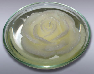 3374 Свеча "Плавающая" 4.5 х 1.1 см 125 г 4.5 см роза кремовая Омский Свечной