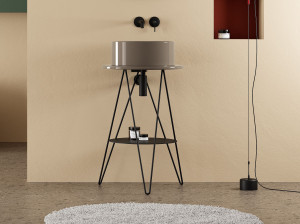 Металлическая консоль для умывальника