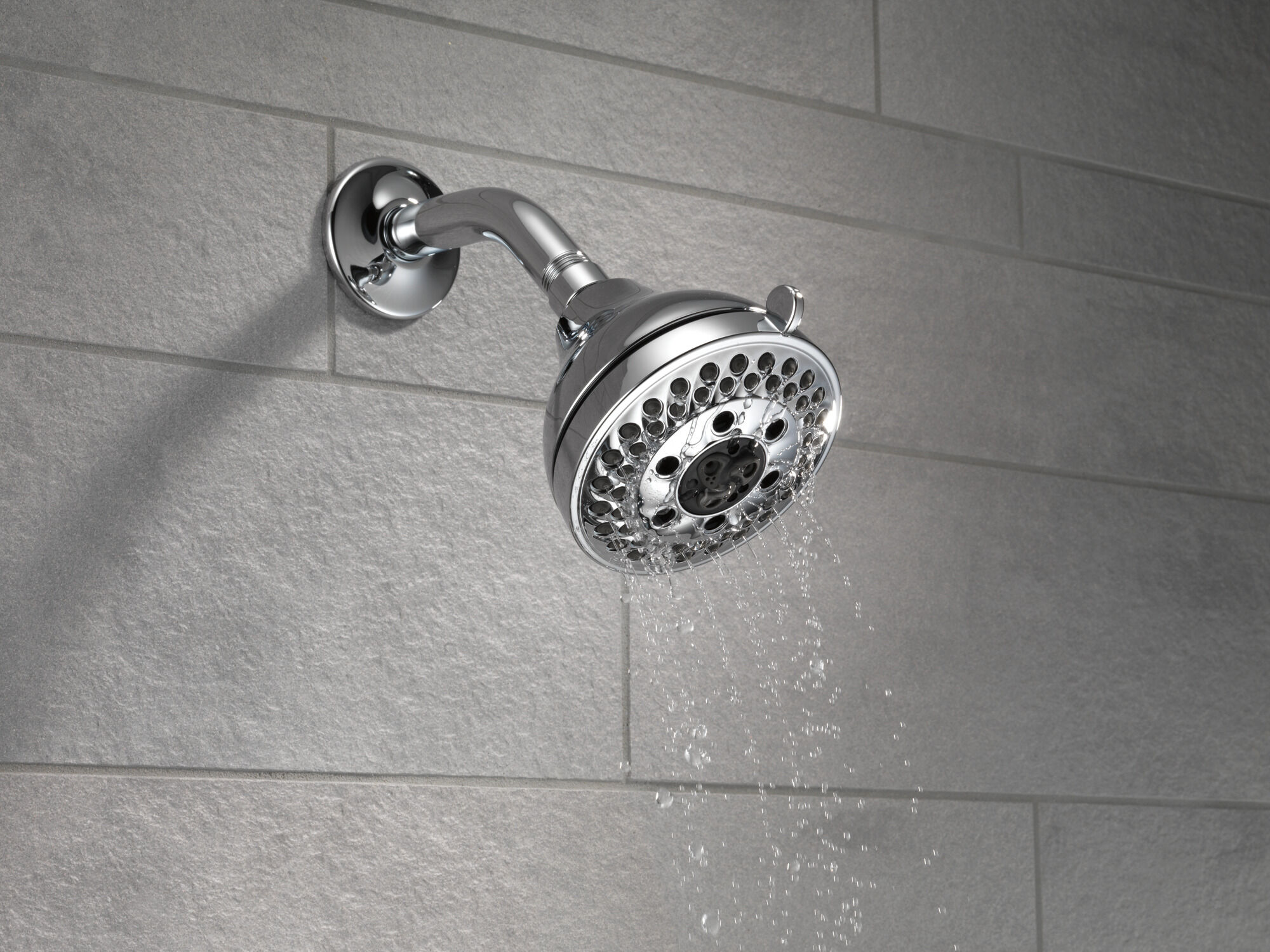 52637-RB18-PK H2Okinetic® 5-регулировочная душевая лейка Delta Faucet Universal Showering Венецианская бронза  - Вид №1