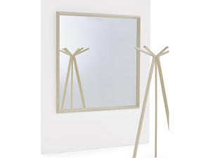 Настенное зеркало из ясеня с рамкой