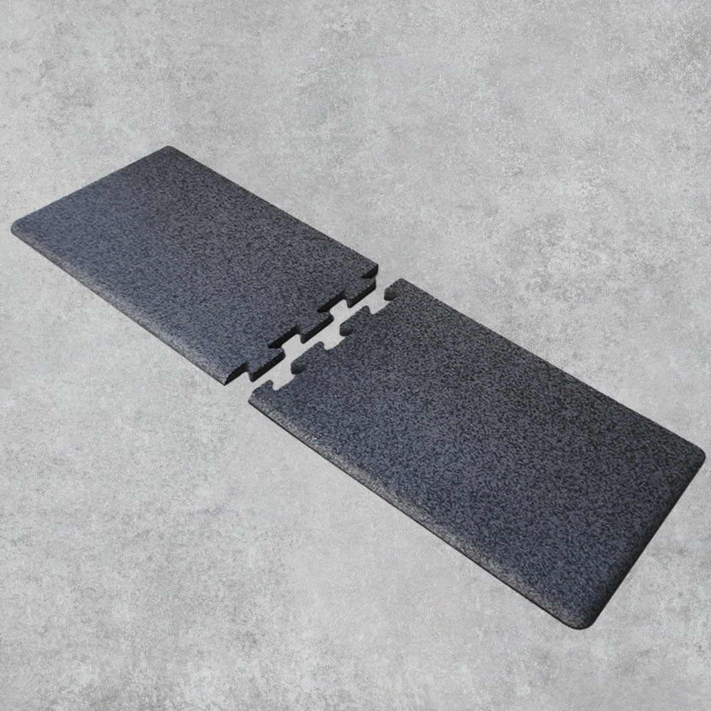 Накладки на ступеньки серые . Резиновое покрытие