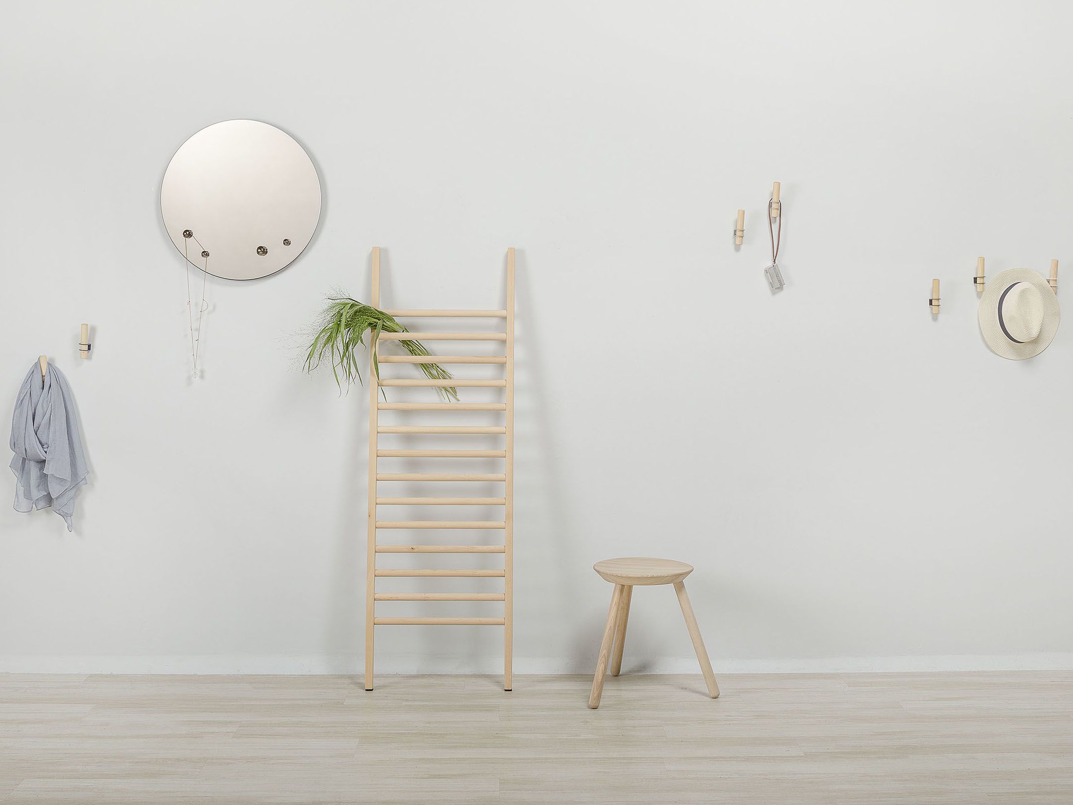 Деревянная вешалка для одежды EMKO TORCH ARCH-00073895 - Вид №6