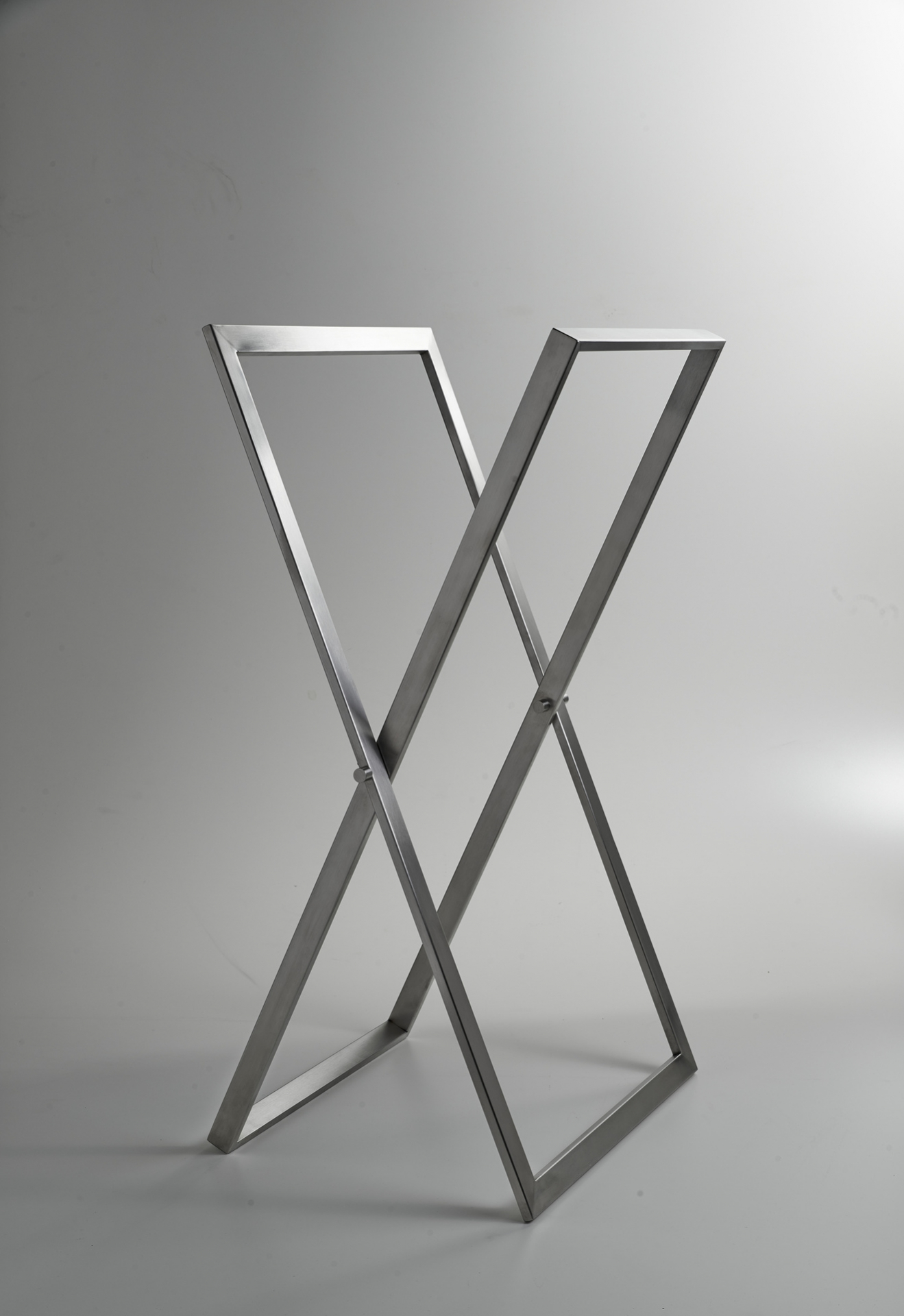 TINA/XS 3SC Полотенцедержатель со скрещенными ножками, сатинированная нержавеющая сталь Moderno Treesseci 3SC