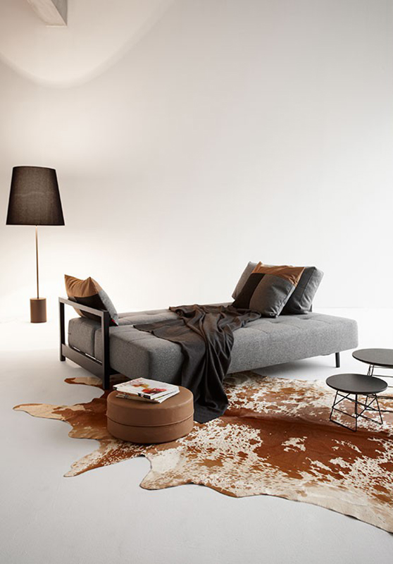 Диван Bifrost Deluxe Excess Lounger с подушками, черными ножками и металлической рамой, серо-черный Innovation Living BIFROST563 - Вид №3