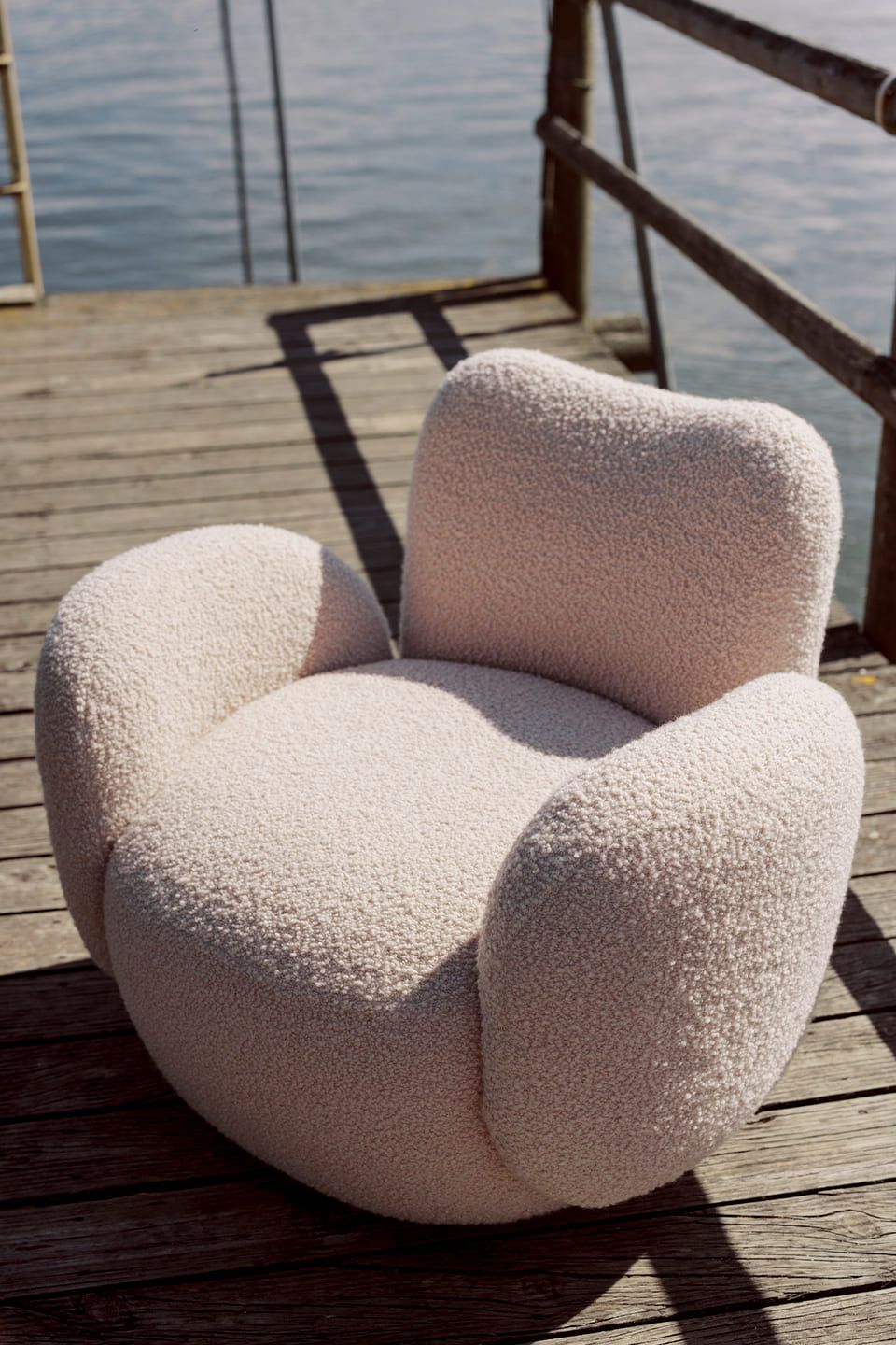 Тканевое вращающееся кресло с подлокотниками Greenapple Conchula ARCH-00011400 - Вид №2