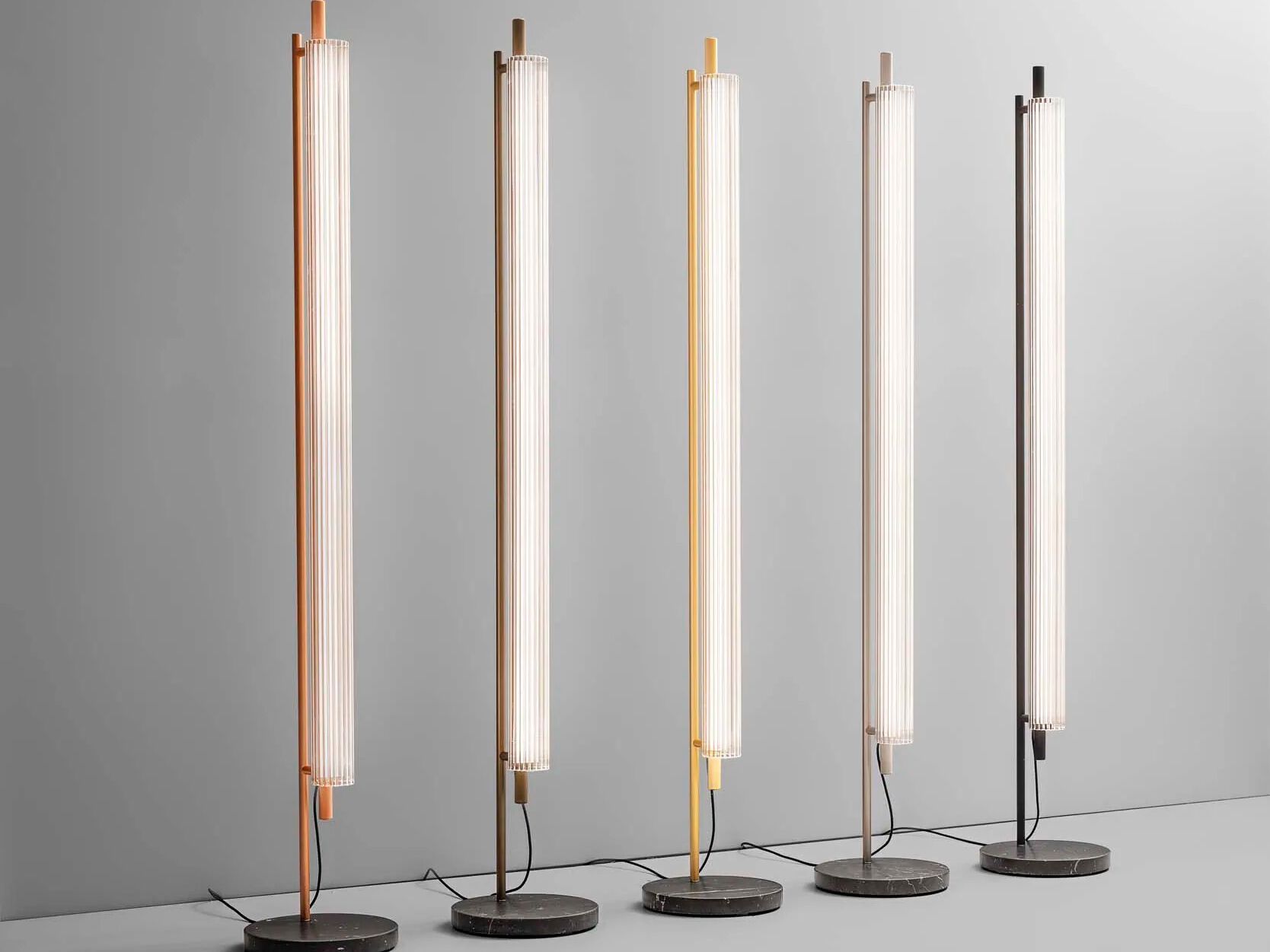 Алюминиевый и стеклянный светодиодный торшер Olev Trisel ARCH-00126182