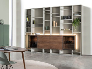 Книжный шкаф с освещением