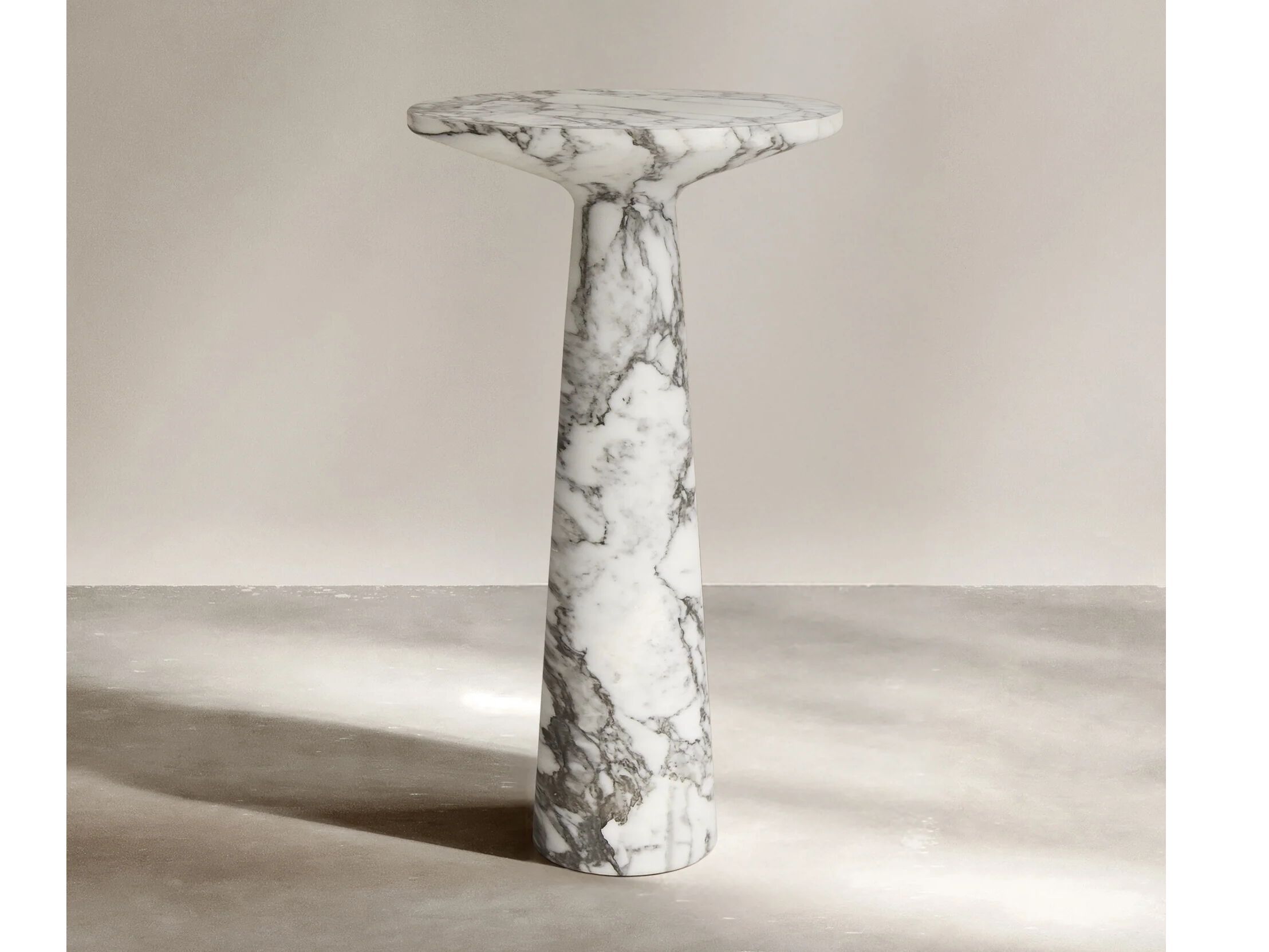 Мраморный пьедестал Paloma Editions Джуд ARCH-00138953