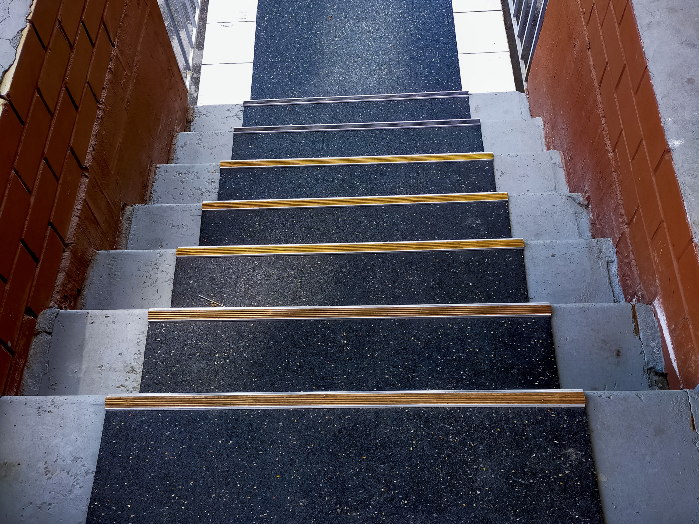 6.3.4AS.2Bg Противоскользящие накладки на ступени Alegria step и Alegria step waterproof  - Вид №7