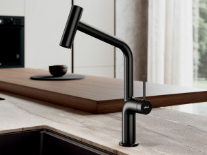 Смеситель для кухни на одно отверстие с выдвижным ручным душем