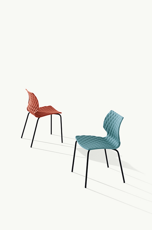 Uni 550 Стул со стальным каркасом, 4 ножки. Полипропиленовая оболочка. Et al. Uni