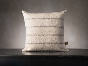 Квадратная подушка из мохера