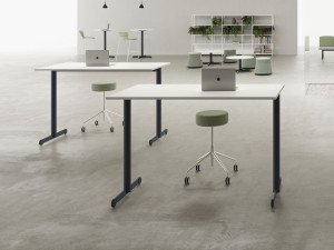 Высокий прямоугольный стол