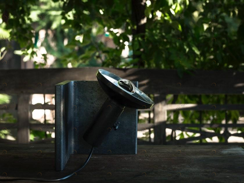 axis71 Настольная лампа из металла  Ax19102000 