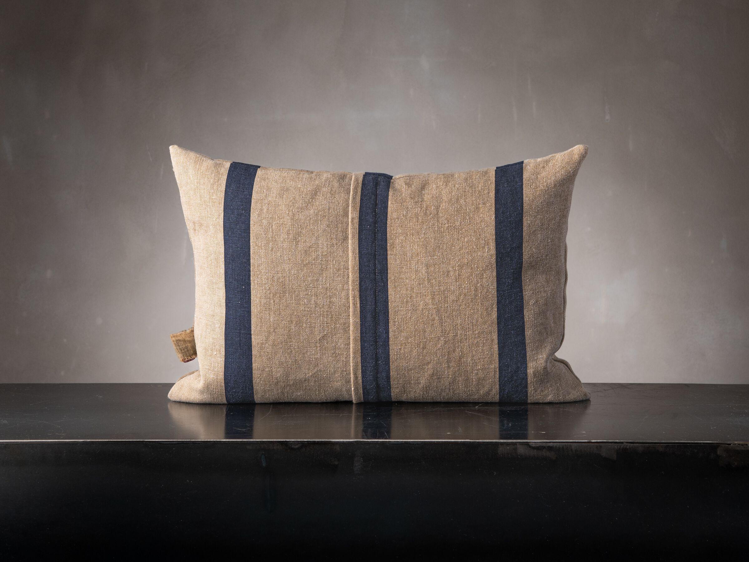 Прямоугольная льняная подушка The House of Lyria ORTIE ARCH-00069750 - Вид №1