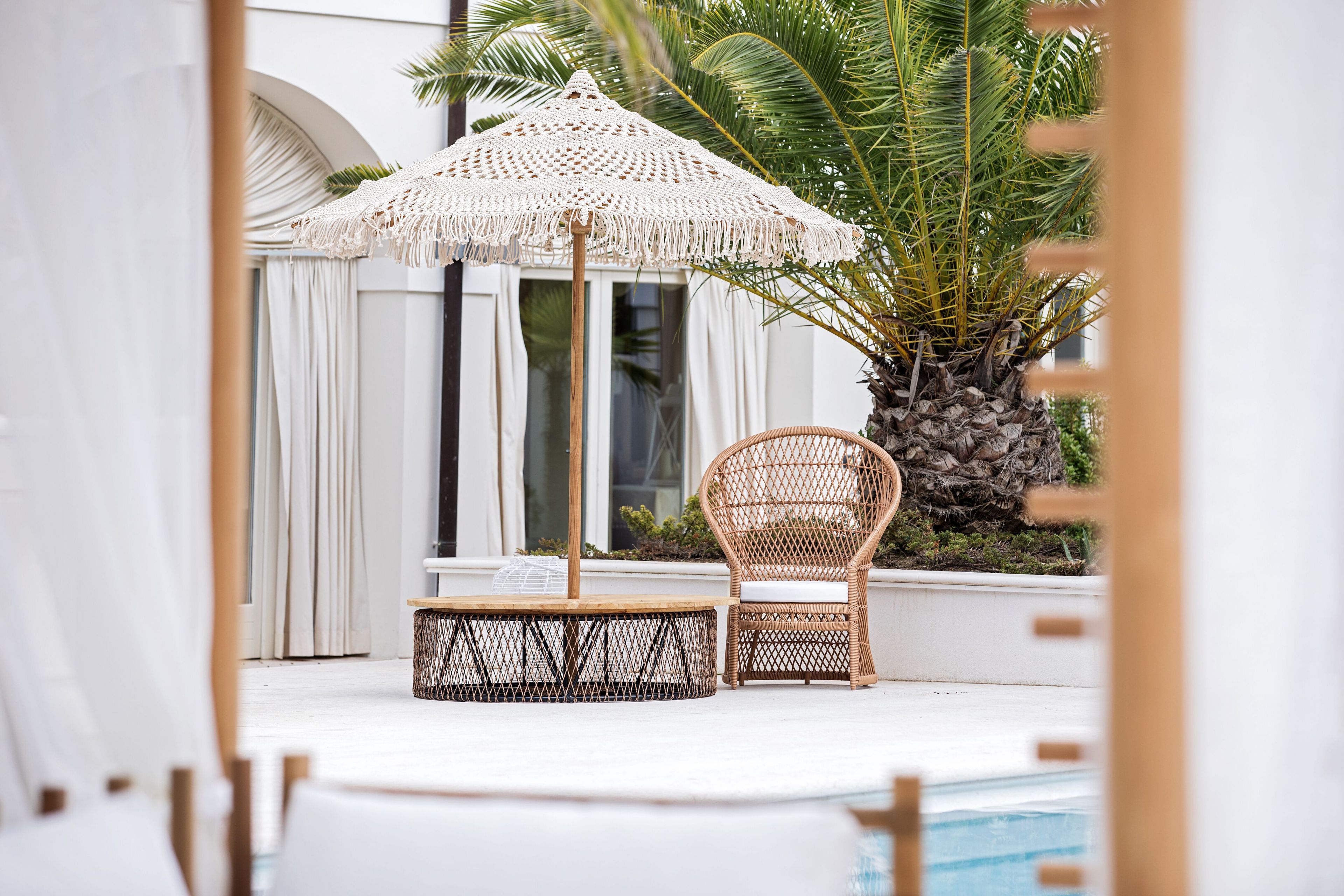 Низкий стол из тикового дерева cbdesign коктейль ARCH-00051537 - Вид №10