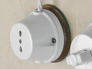 Керамическая одиночная электрическая розетка