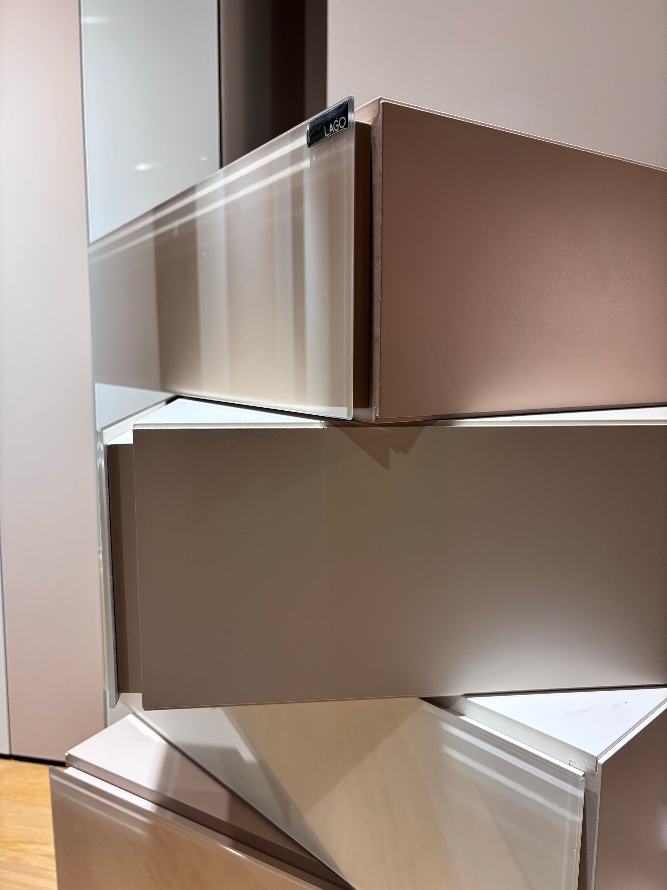 Комод на колесах In Stock озеро ARCH-00141294 - Вид №3