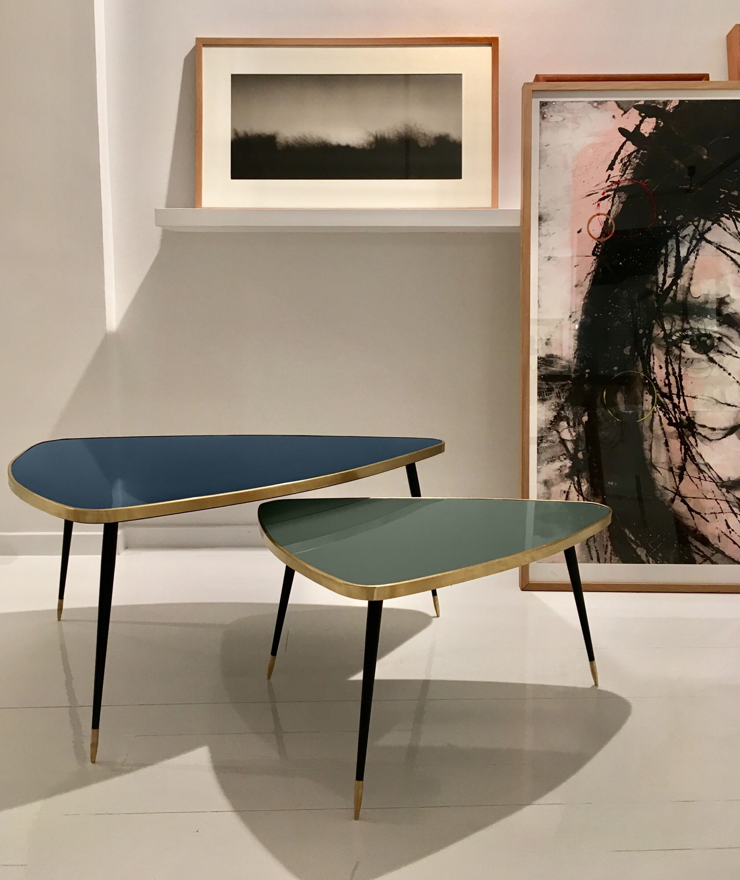 Журнальный столик из ламинированного стекла с полированным латунным профилем Jover+Valls Antique Boutique-Twist ARCH-00039988 - Вид №11