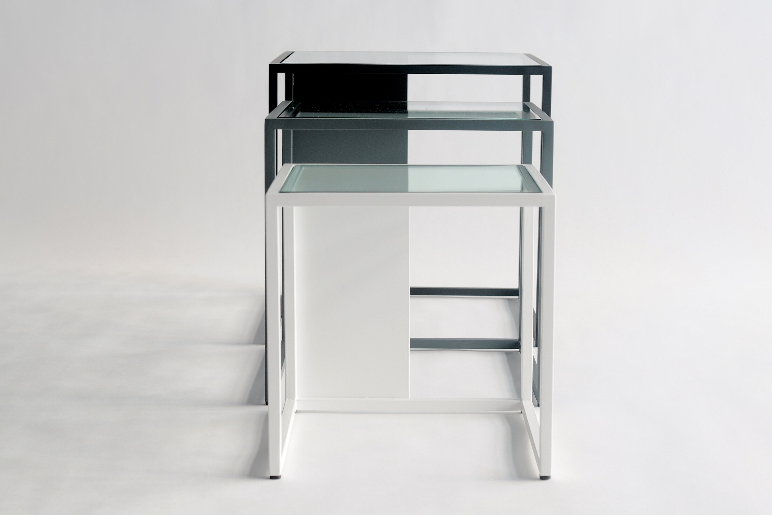 Набор штабелируемых и квадратных столов из стали и стекла Phase Design Half &amp ARCH-00064906 - Вид №1