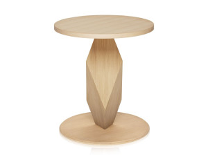 Круглый деревянный стол