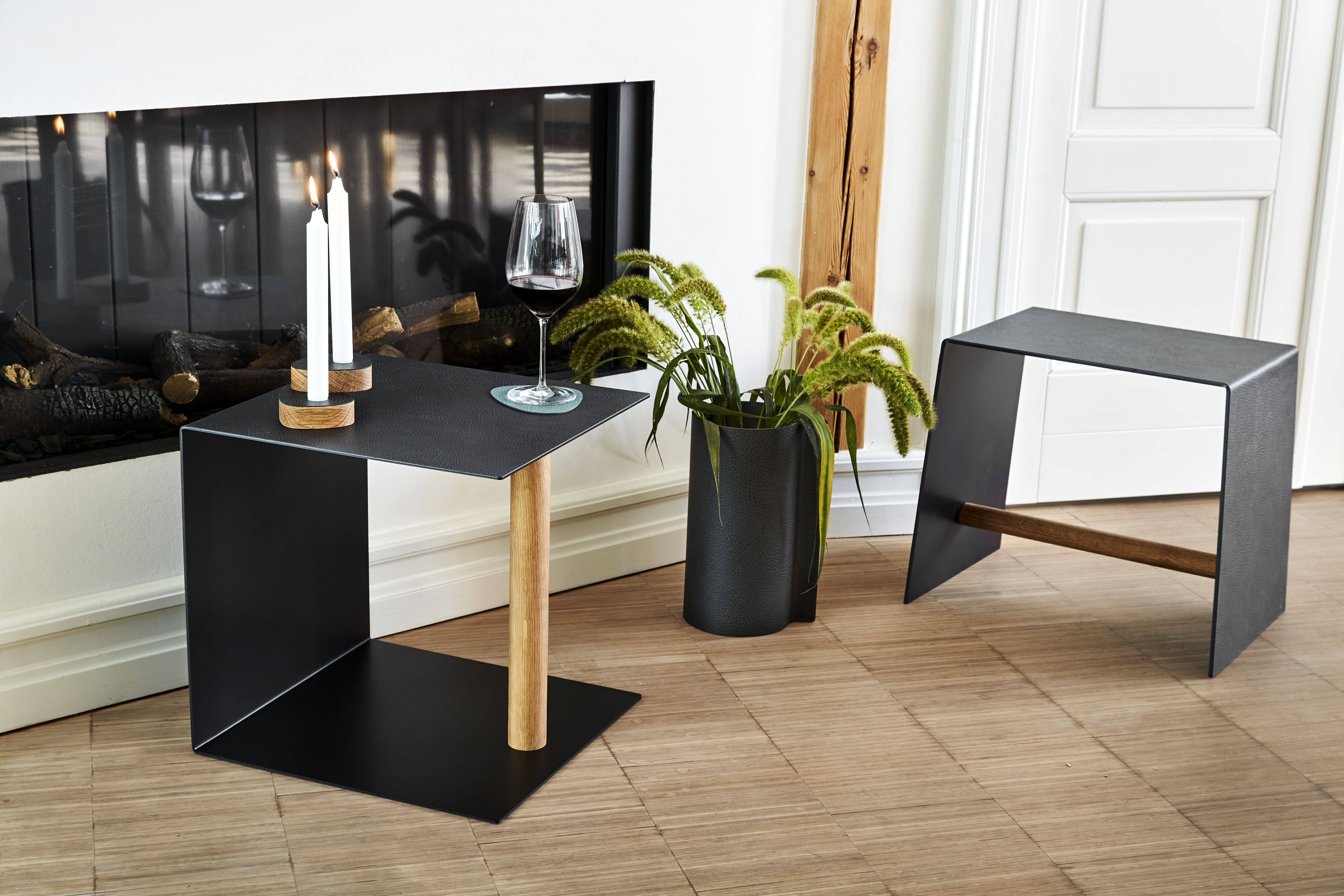 98962 Hippo white-grey журнальный столик куб 32х38х31см;LIND DNA  - Вид №1