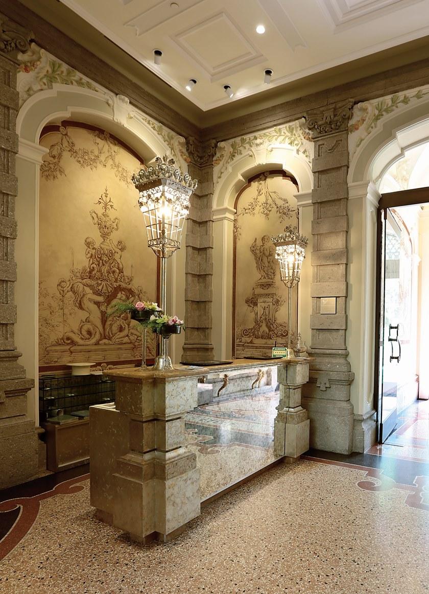 Arnaboldi Interiors Стойка администратора из мрамора и зеркала sun-id-1421397 - Вид №2