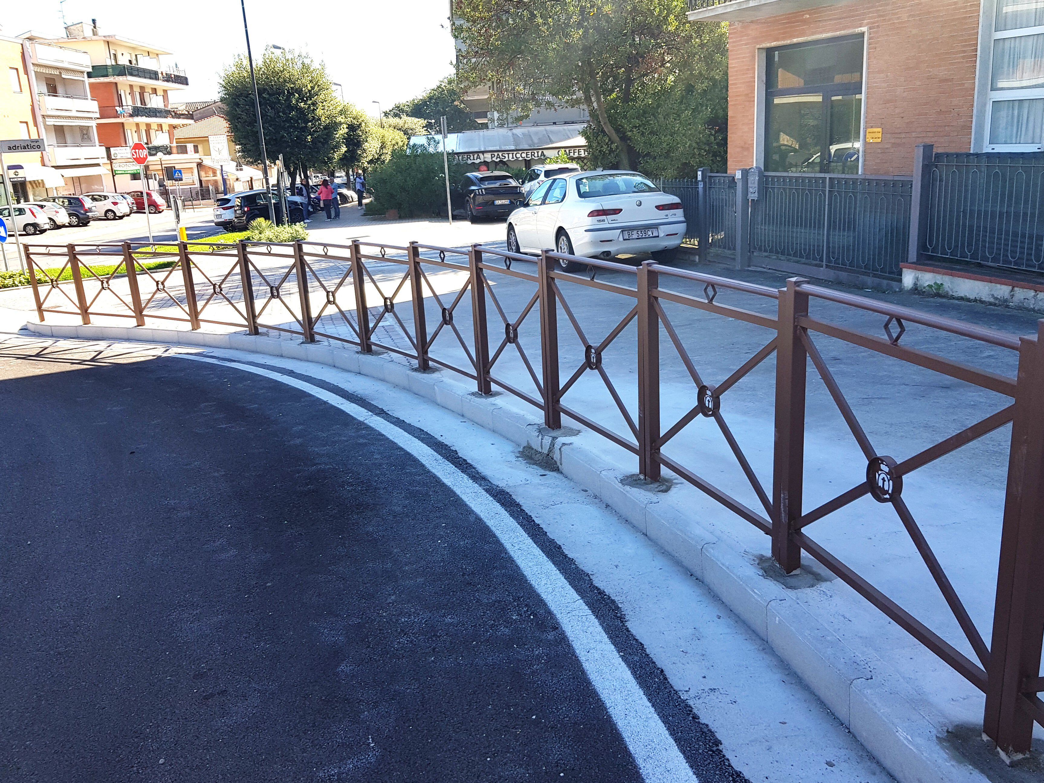 Фиксированный столб из оцинкованной стали Studio Città ATENE SINGOLA ARCH-00119496 - Вид №3