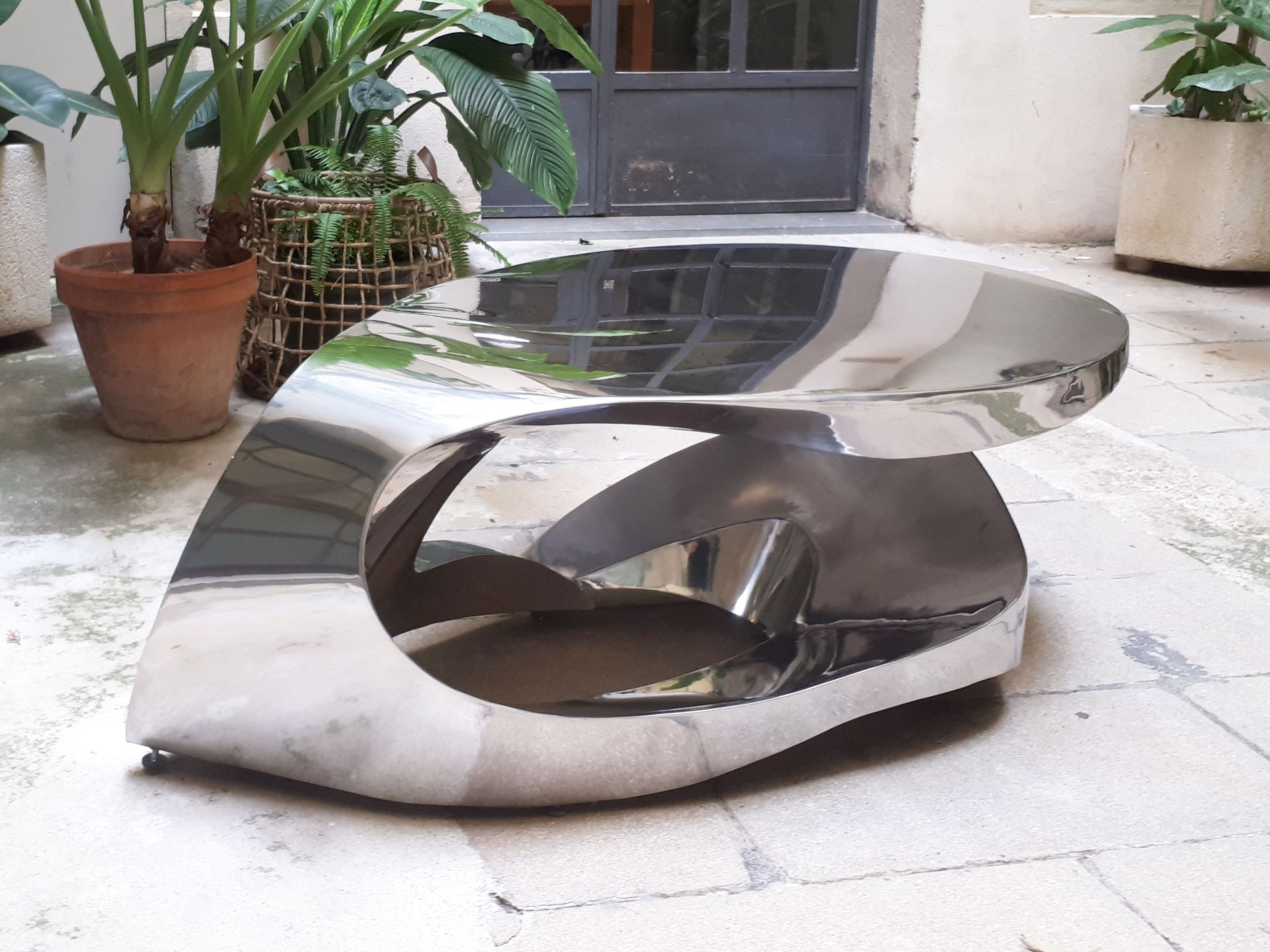 Круглый журнальный столик из нержавеющей стали ICI ET LÀ Metal furniture ARCH-00036991