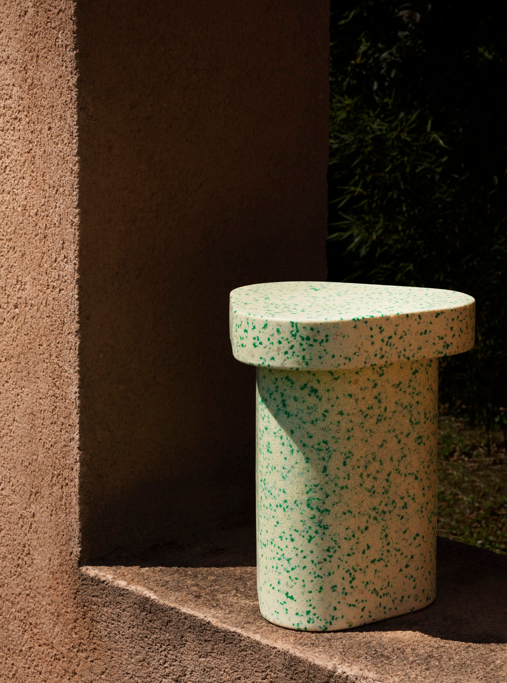 Рециркулированный пластиковый треугольный журнальный столик Miniforms SUPERPOP ARCH-00034148 - Вид №19