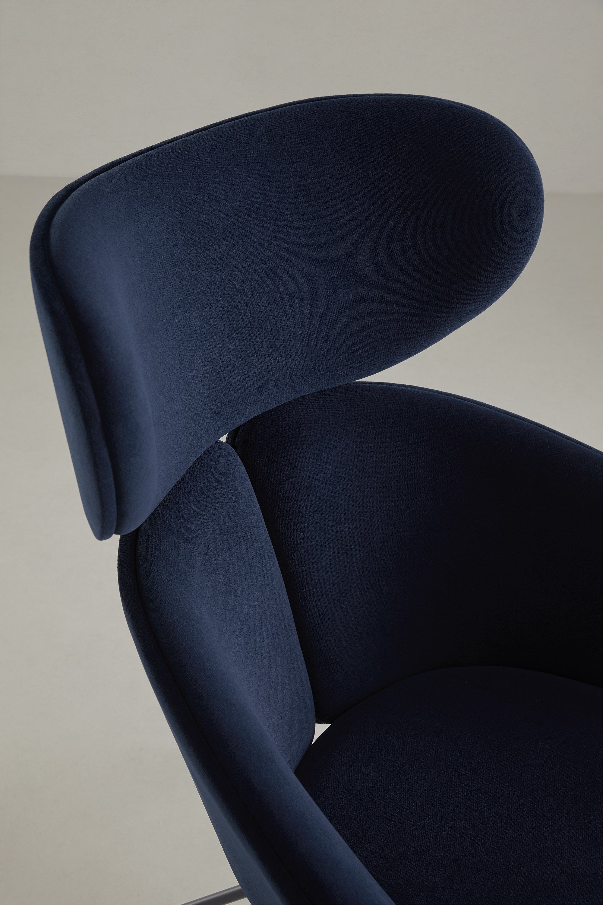 Тканевое кресло с подголовником Mobboli Peach ARCH-00099129 - Вид №13