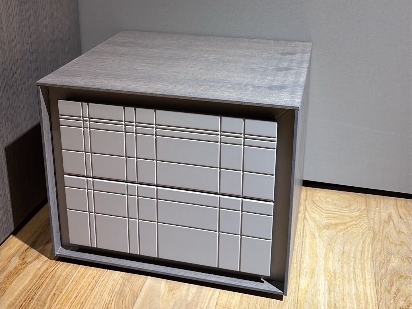 Тумбочка с ящиками In Stock Voltan ARCH-00025843