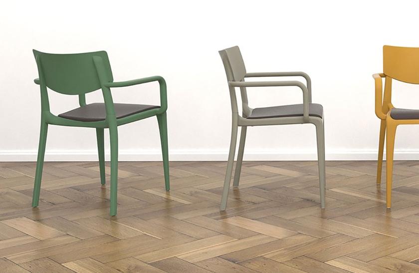 Ezpeleta Стул из полипропилена с подлокотниками и встроенной подушкой  Mn-tow01  - Вид №2