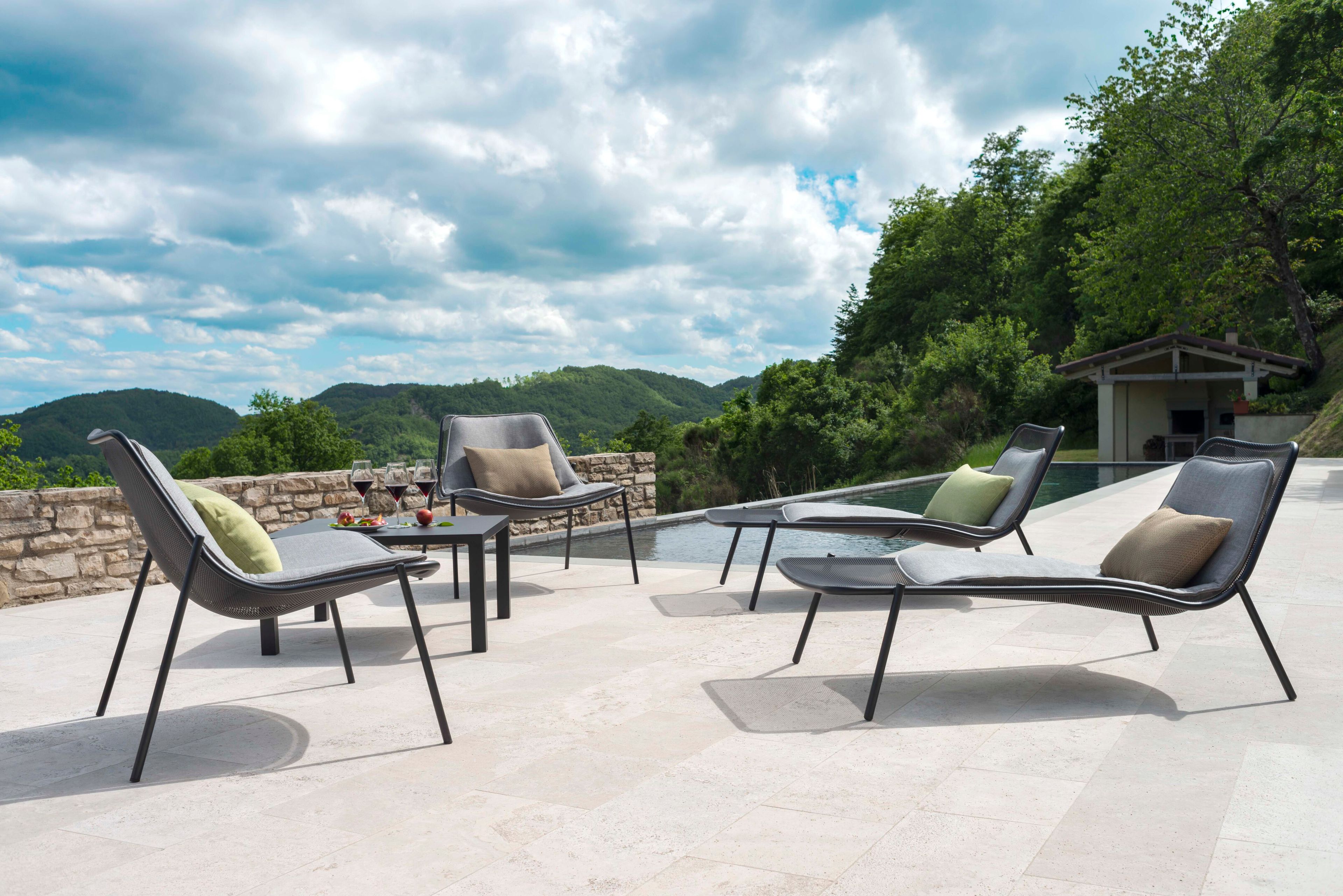 Квадратный низкий журнальный столик emu круглый ARCH-00136576 - Вид №1