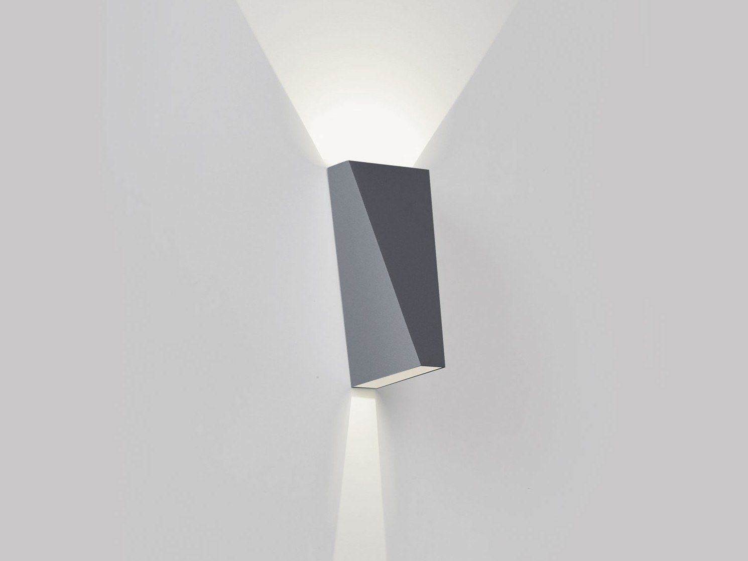 Металлический светодиодный настенный светильник Deltalight TOPIX ARCH-00110708