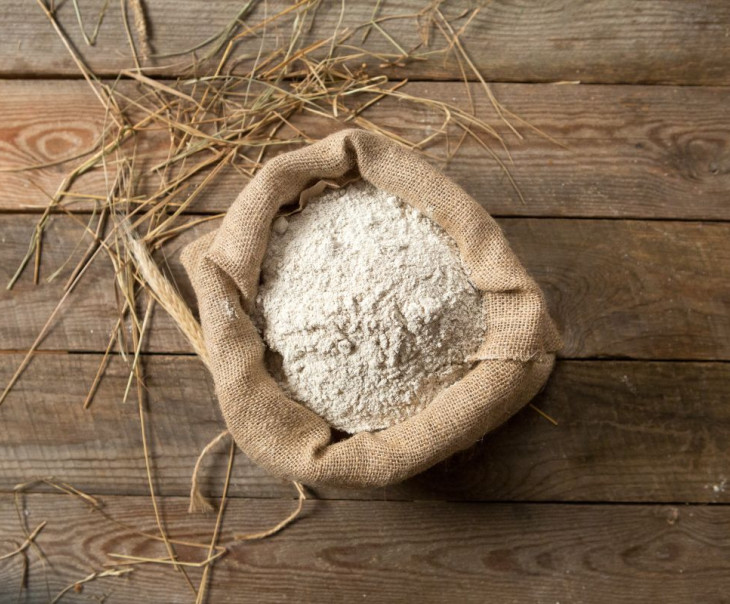 1235 Мука пшеничная цельнозерновая Вкусляндия 