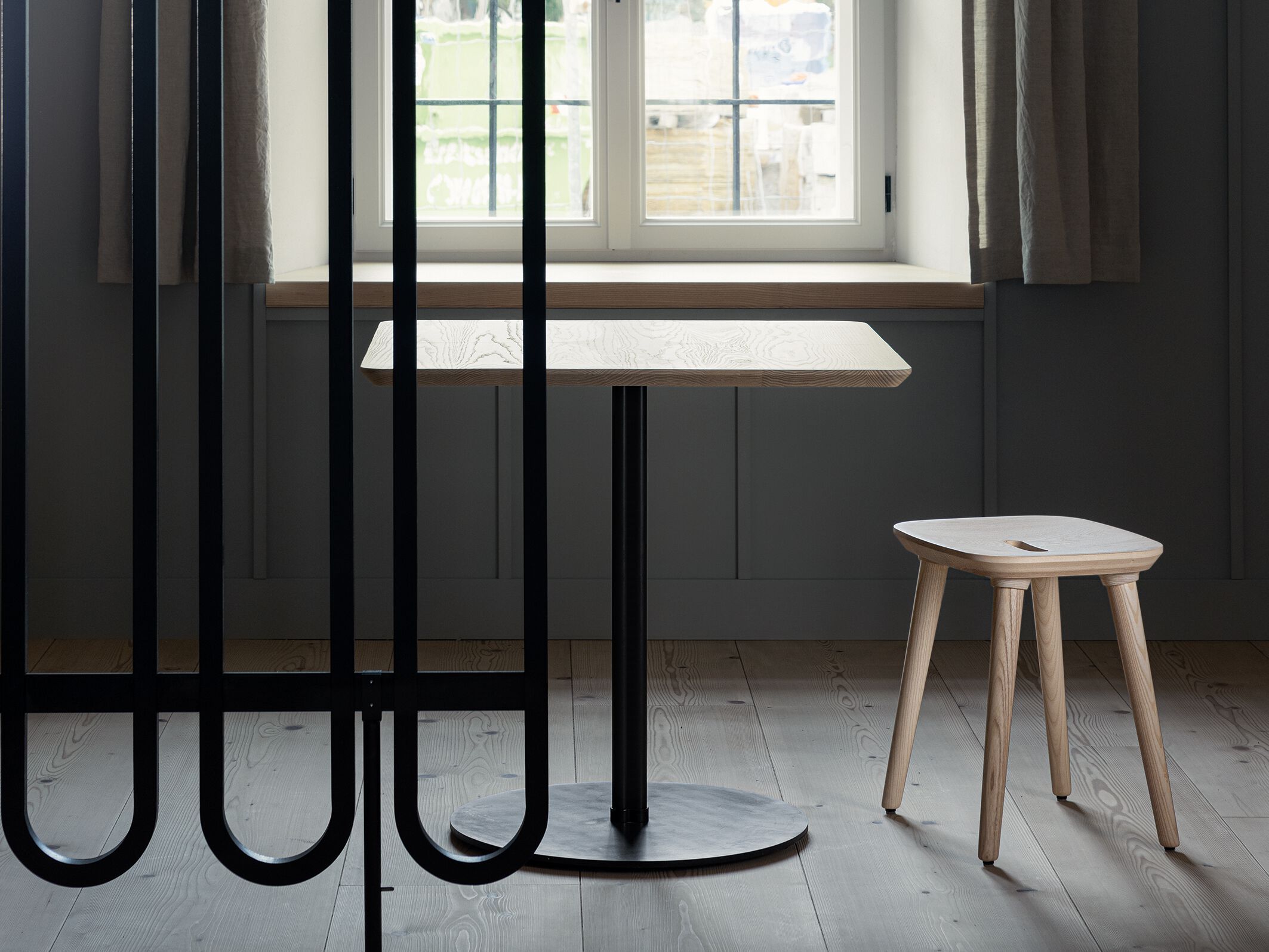 Твердый деревянный низкий стул ZEITRAUM VNA ARCH-00121720 - Вид №4