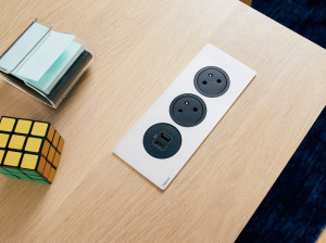 Множественная электрическая розетка